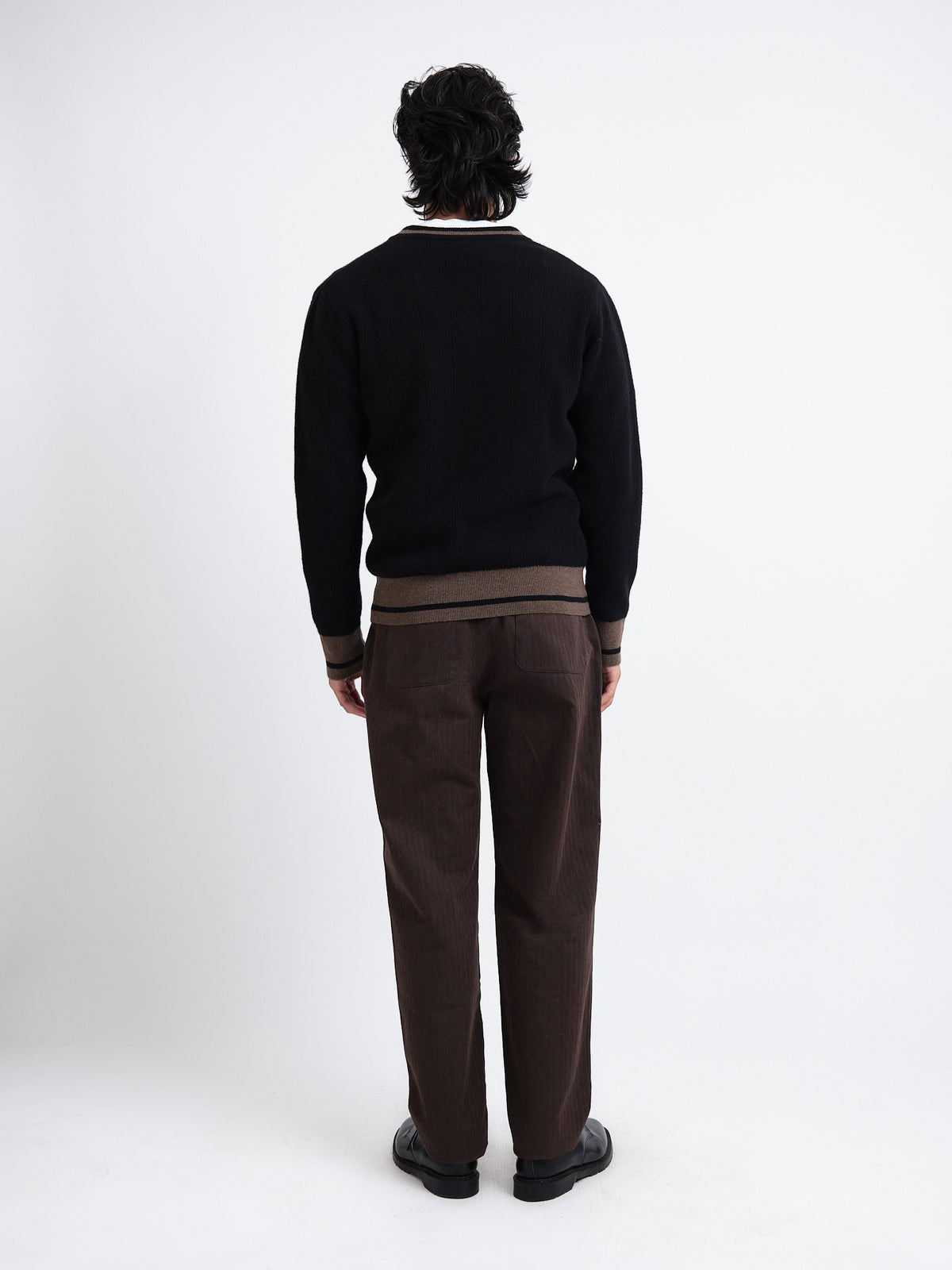 Hawes V Neck Jumper Colvin Black