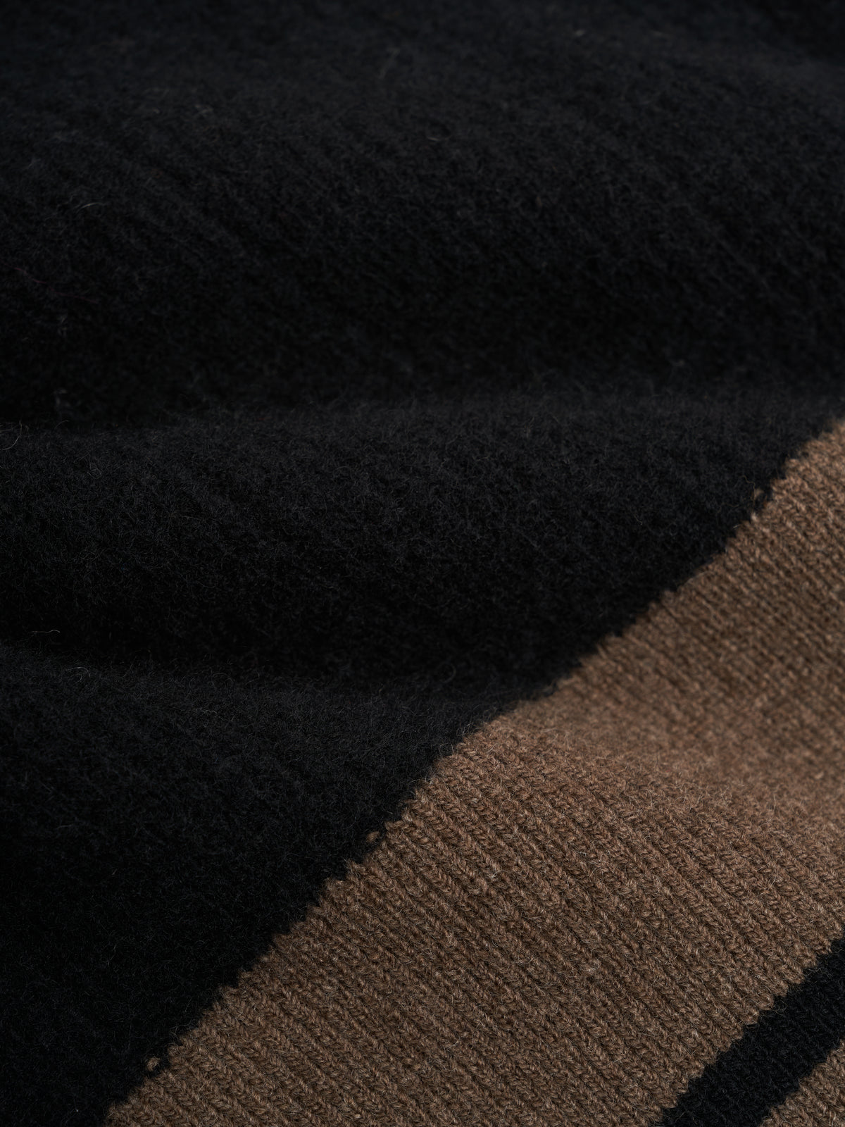 Hawes V Neck Jumper Colvin Black